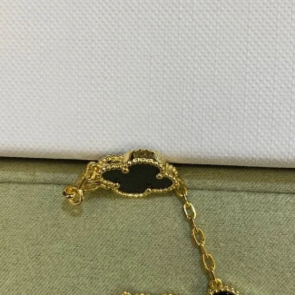 Van Cleef & Arpels Black Five Flower Four Leaf Clover Bracelet - Picture 5 of 5